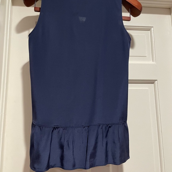 Lilly Pulitzer. Beautiful, like new Navy blue silk tank. - Picture 5 of 5